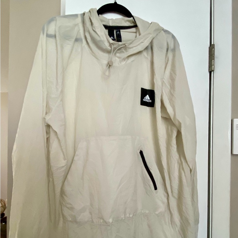 Hoodie Adidas light weight Used XL-Used in great Condition